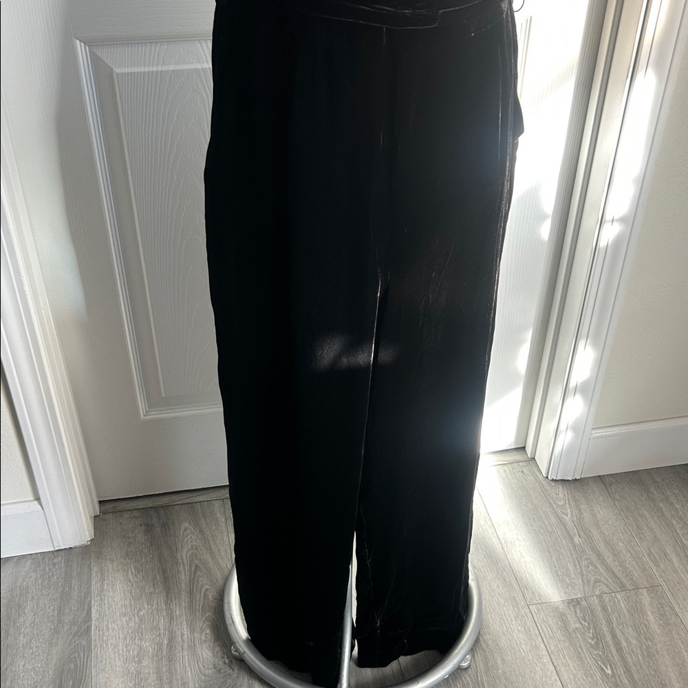 L'AGENCE Jaelyn Velvet Camisole Jumpsuit in Black Sz 6 - Picture 8 of 10